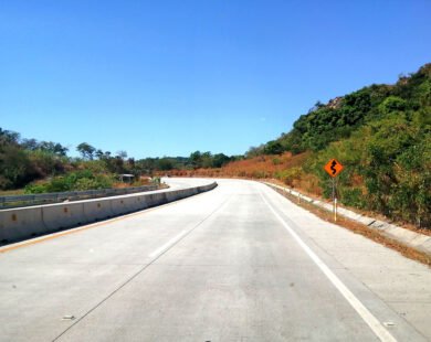 Carretera de concreto vs asfalto